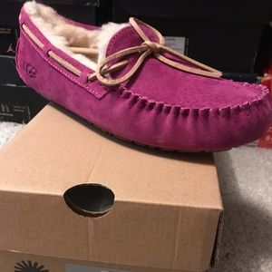 Ugg Dakota size 9